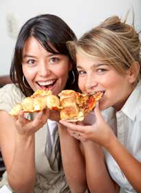 lose weight hypnosis girls eating pizza